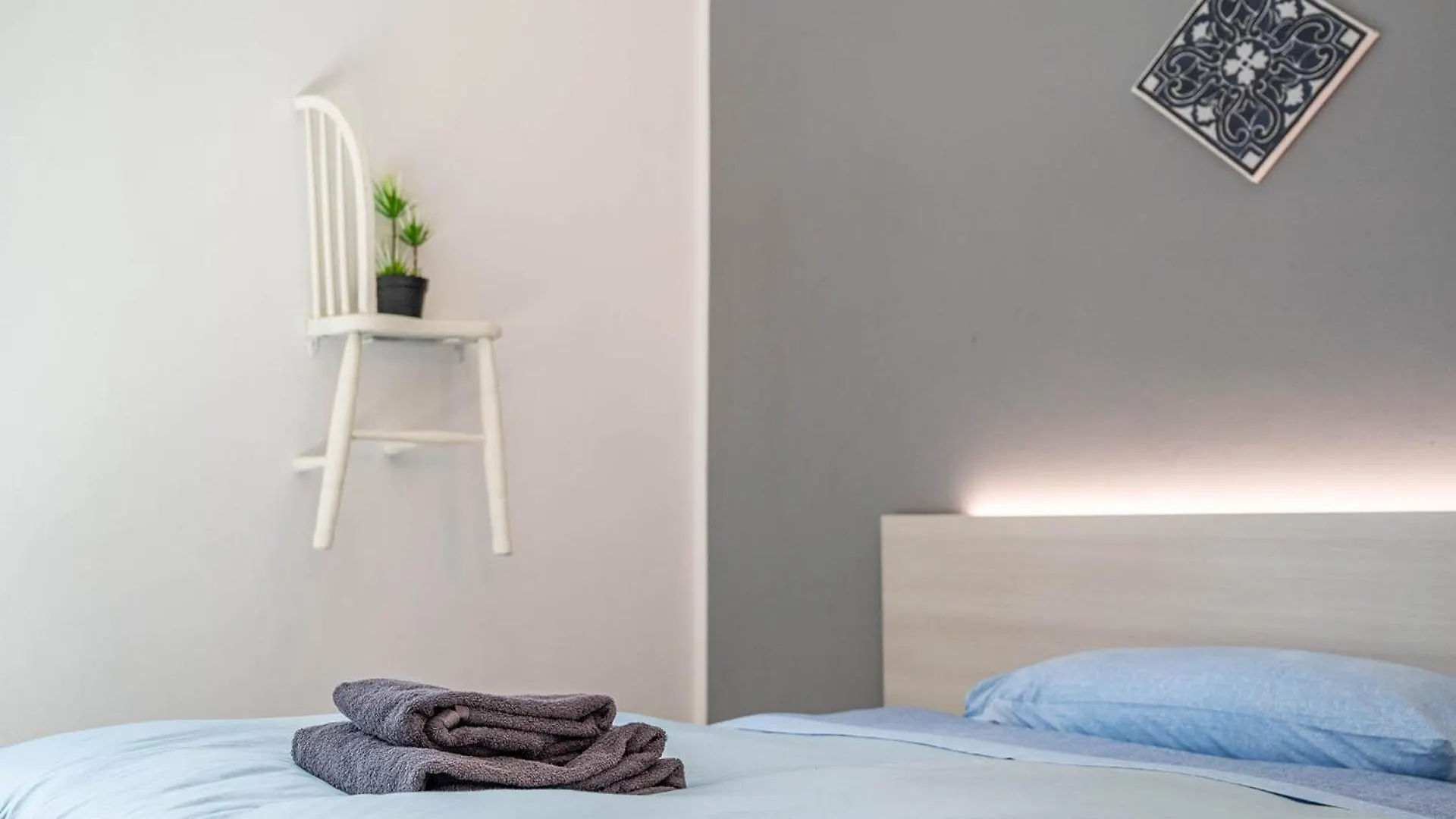 Guest Planet - 18 Suite Home Milano Appartamento